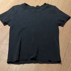 Brandy Melville Ribbed Tee Cropped